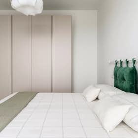 Appartamento in affitto a 3.000 € al mese a Milan, Via Pier Paolo Pasolini