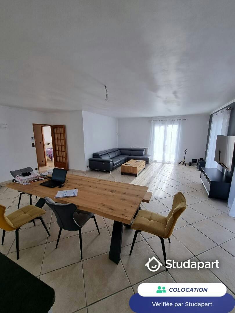 Private room for rent for €500 per month in Dompierre-sur-Mer, Rue Sainte-Cécile