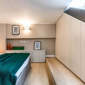 Apartment for rent for €3,000 per month in Milan, Via Aleardo Aleardi