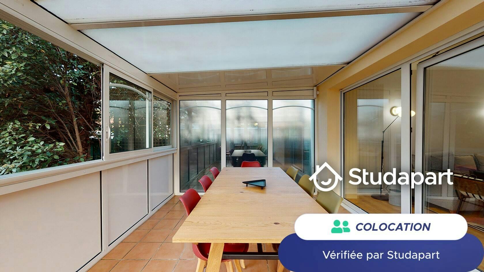 Pièce à Colombes