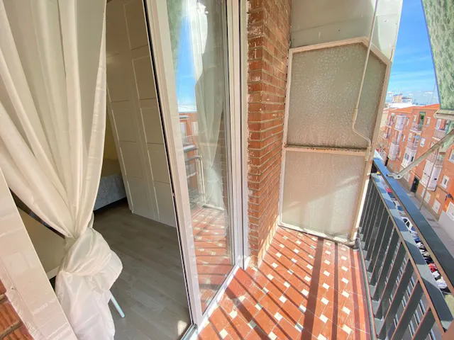 Private room in Calle de Caunedo, Madrid (1429607) room image 9