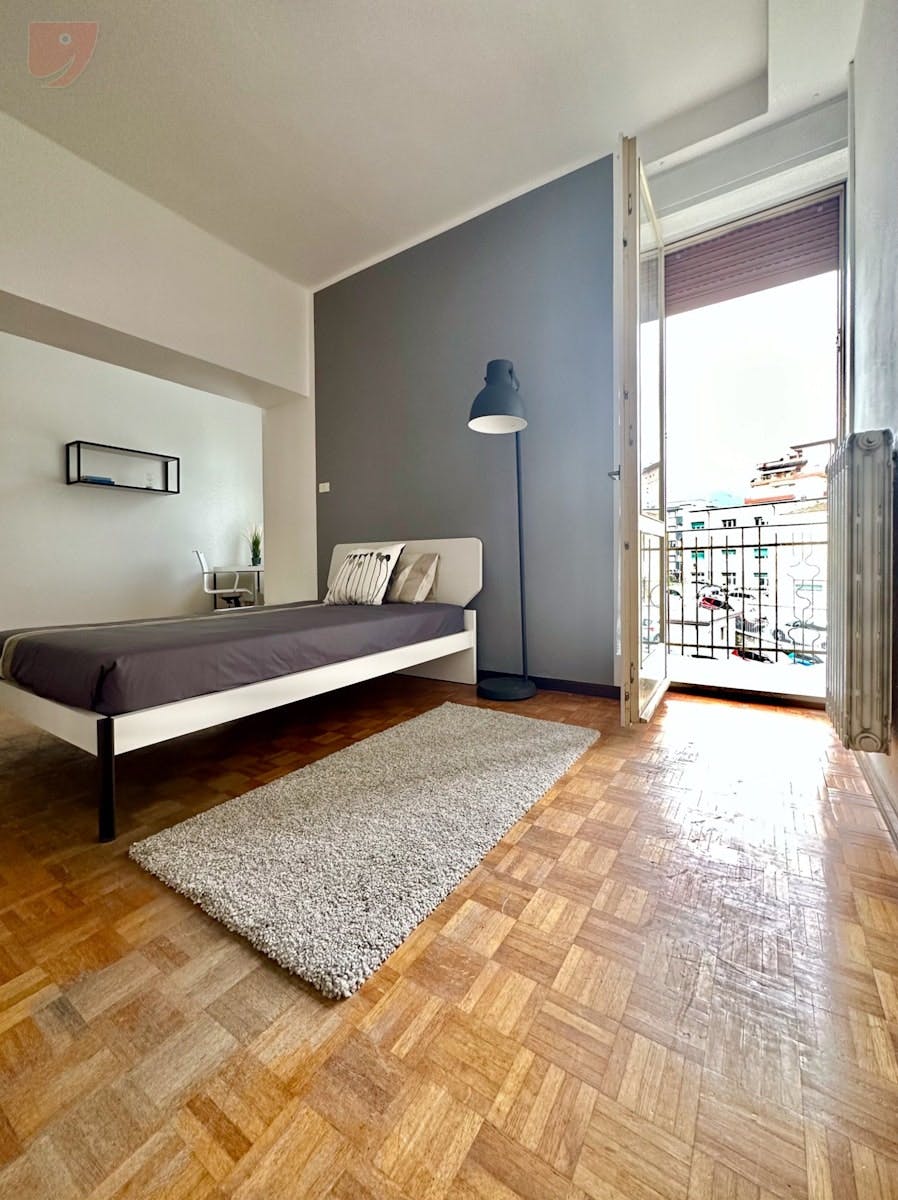 Via Milano, Trento preview