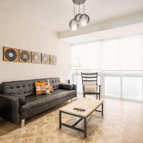 公寓 正在以 €1,000 的月租出租，其位于 Málaga, Calle Conde de Cienfuegos