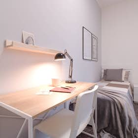 Private room for rent for €510 per month in Brescia, Piazzale Guglielmo Corvi