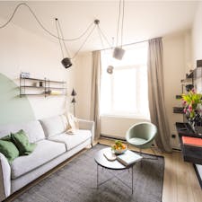 Studio for rent for €950 per month in Brussels, Rue du Beffroi