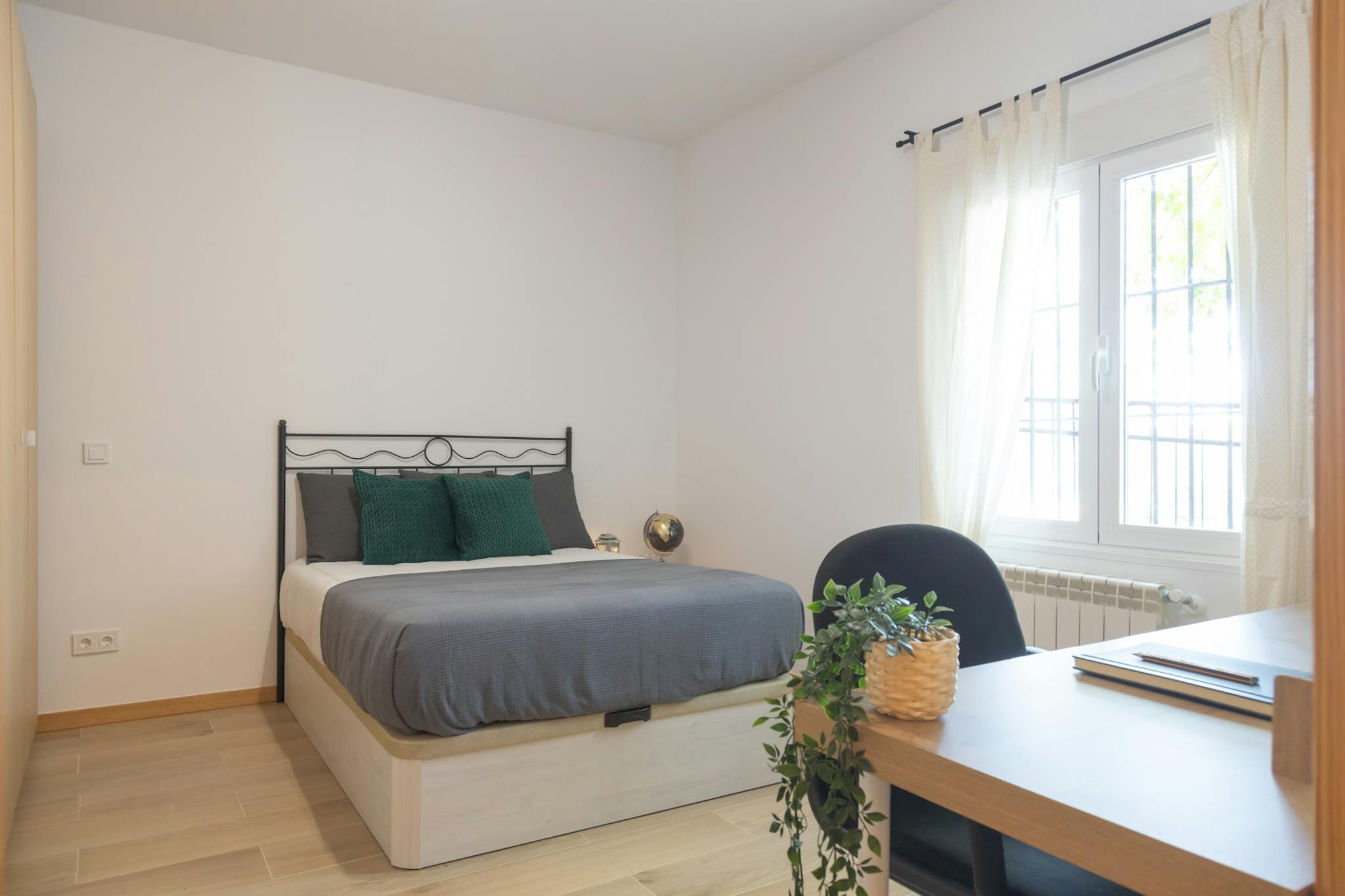 Calle Arenas de San Pedro, Madrid preview