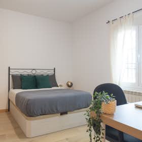 Private room for rent for €535 per month in Madrid, Calle Arenas de San Pedro