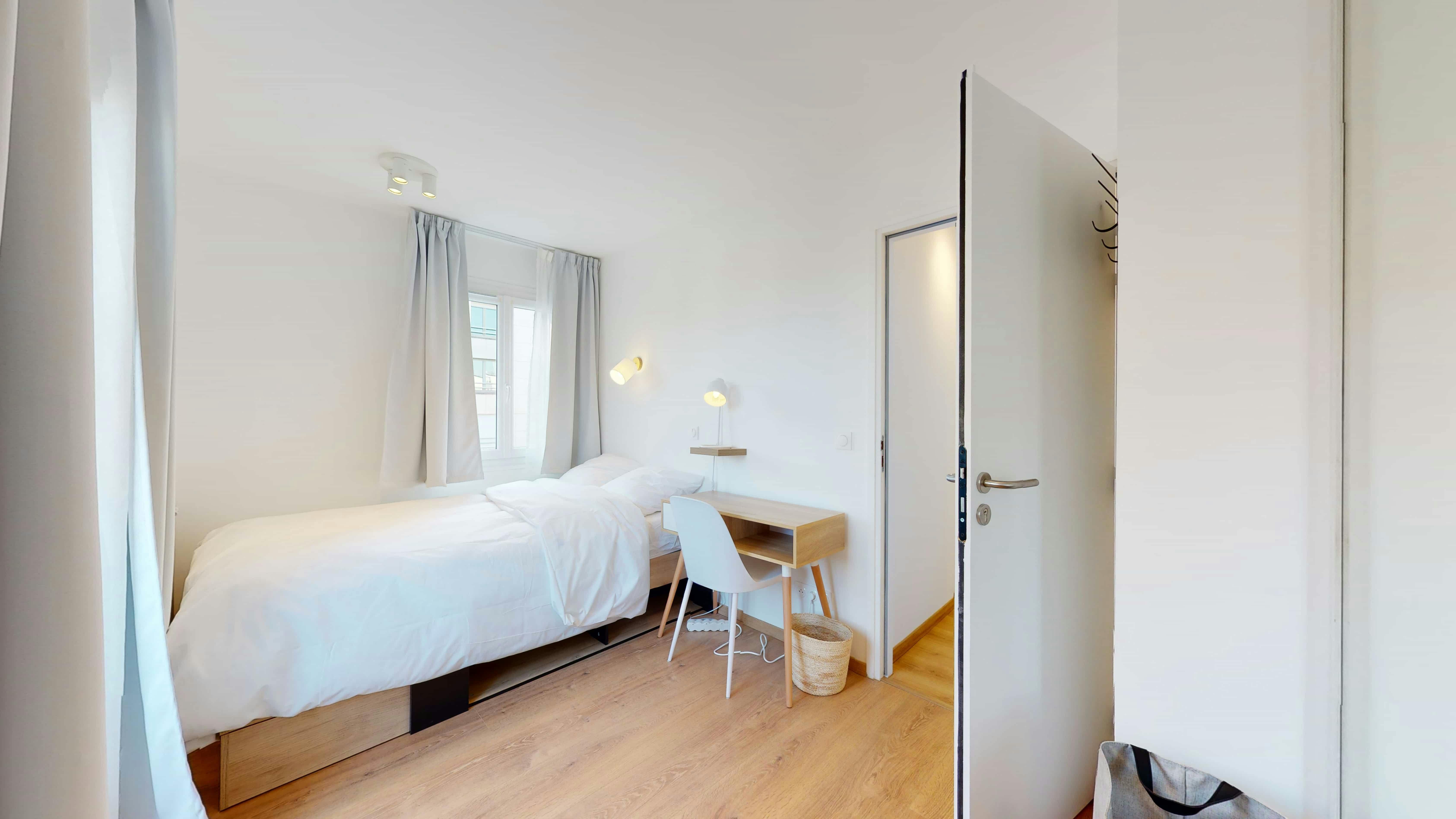 Apartment Suresnes, 250m² — photo 681