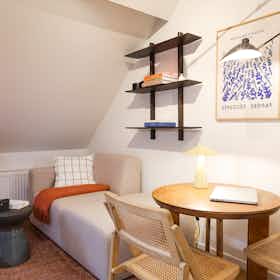 Studio for rent for €1,050 per month in Brussels, Rue aux Laines