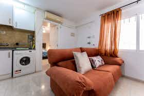 Квартира за оренду для 1 000 EUR на місяць у Torremolinos, Calle Conde de Mieres