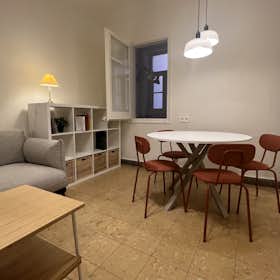 Apartment for rent for €3,850 per month in Barcelona, Avinguda de la República Argentina