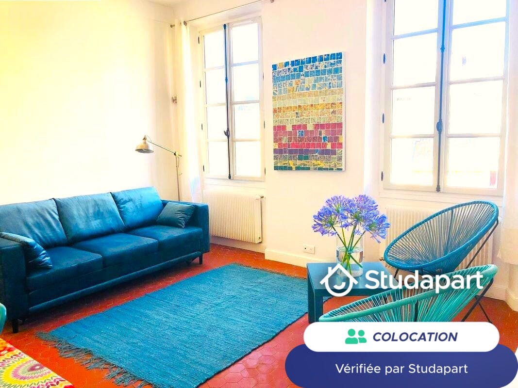 Chambre privée à louer pour 470 €/mois à Grasse, Place aux Herbes