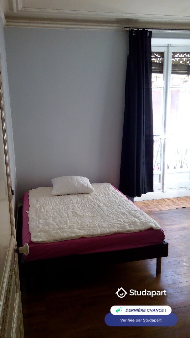 Apartment for rent for €490 per month in Grenoble, Rue Lieutenant Chanaron