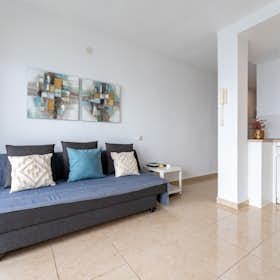 Apartment for rent for €1,000 per month in Fuengirola, Paseo Marítimo del Rey de España