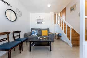 Lägenhet att hyra för 1 000 € i månaden i Benalmádena, Calle Torrealmadena