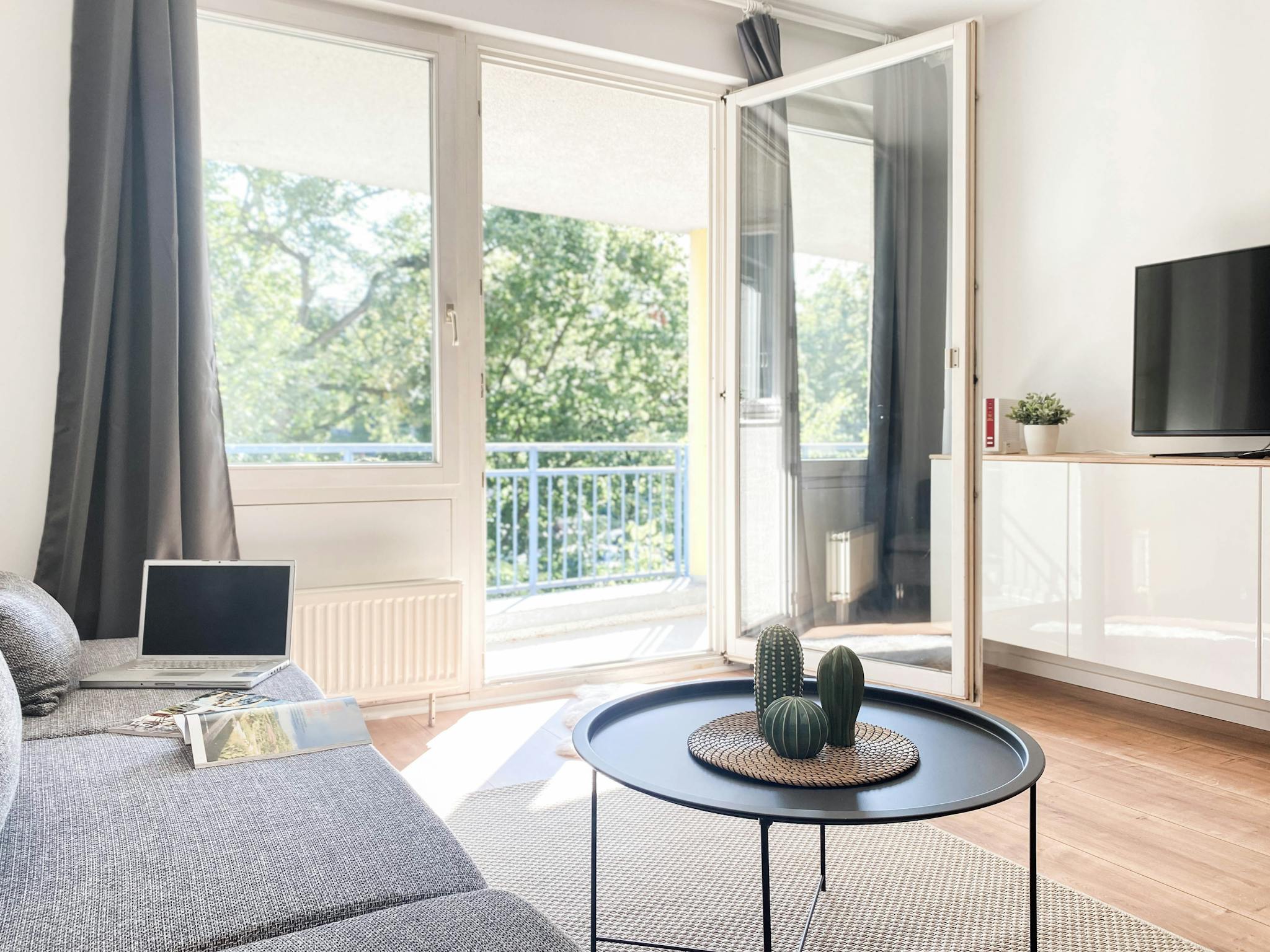 Am Tempelhofer Berg, Berlin preview