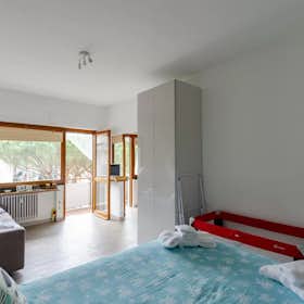 Apartamento para alugar por € 3.000 por mês em Rapallo, Via Nino Bixio