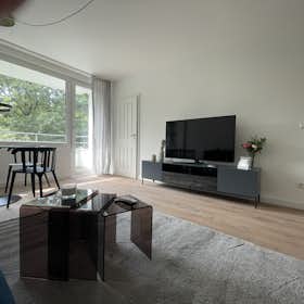 Apartment for rent for €1,700 per month in Hamburg, Königstraße