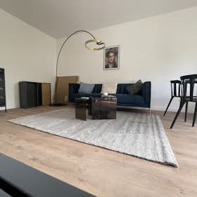 Apartment for rent for €1,700 per month in Hamburg, Königstraße