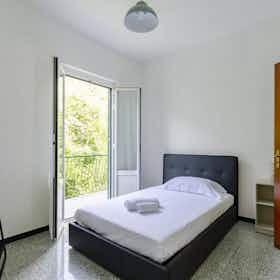 Appartement te huur voor € 3.000 per maand in Moneglia, Via Piani