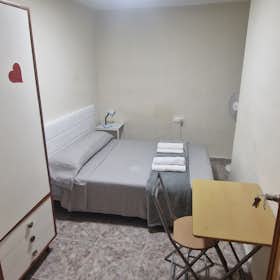 Private room for rent for €450 per month in Valencia, Calle Marqués de Montortal