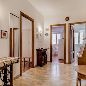 Apartment for rent for €2,800 per month in Rome, Via Fortebraccio