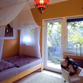 Отдельная комната сдается в аренду за 950 € в месяц в Köln, Dillenburger Straße