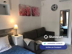 Apartament de închiriat pentru 750 EUR pe lună în Cannes, Rue Georges Clemenceau