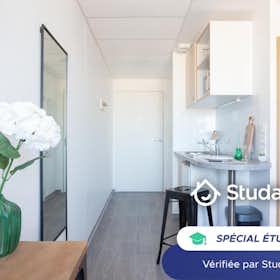 Private room for rent for €520 per month in Marseille, Rue Mathieu Stilatti