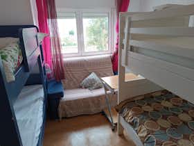 Mehrbettzimmer zu mieten für 350 € pro Monat in Amadora, Rua Garcia de Orta