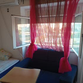 Mehrbettzimmer for rent for 350 € per month in Amadora, Rua Garcia de Orta