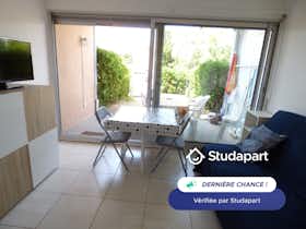 Apartment for rent for €600 per month in Palavas-les-Flots, Avenue des Jockeys