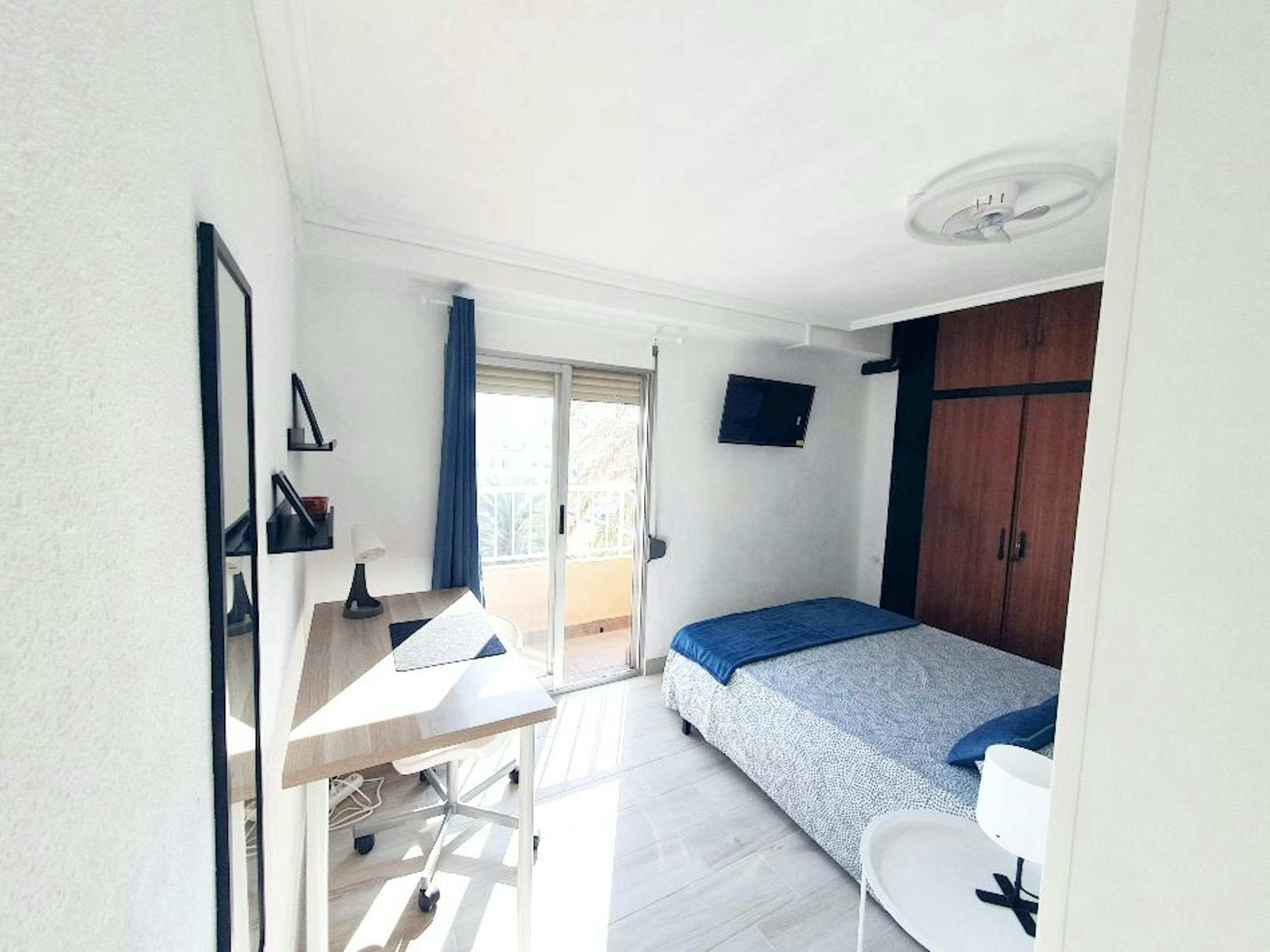 Carrer de la Reina, Valencia preview