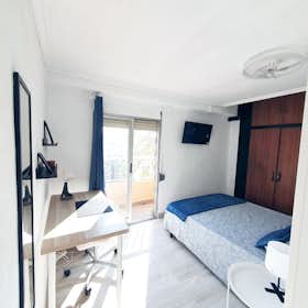 Private room for rent for €450 per month in Valencia, Carrer de la Reina