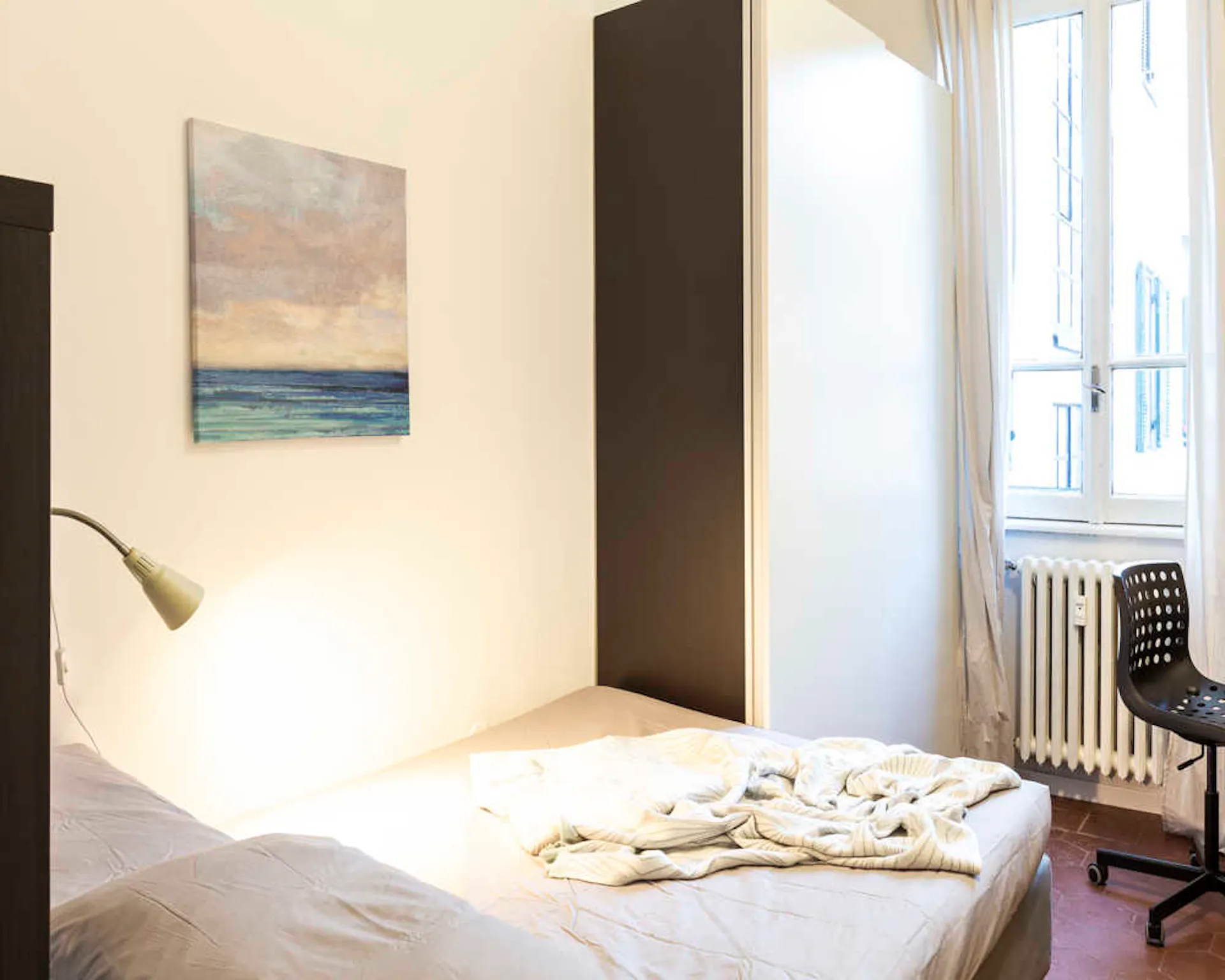 Via Paolo Bassi, Milan preview