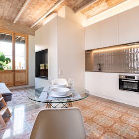 Apartment for rent for €2,400 per month in Barcelona, Carrer de l'Atlàntida