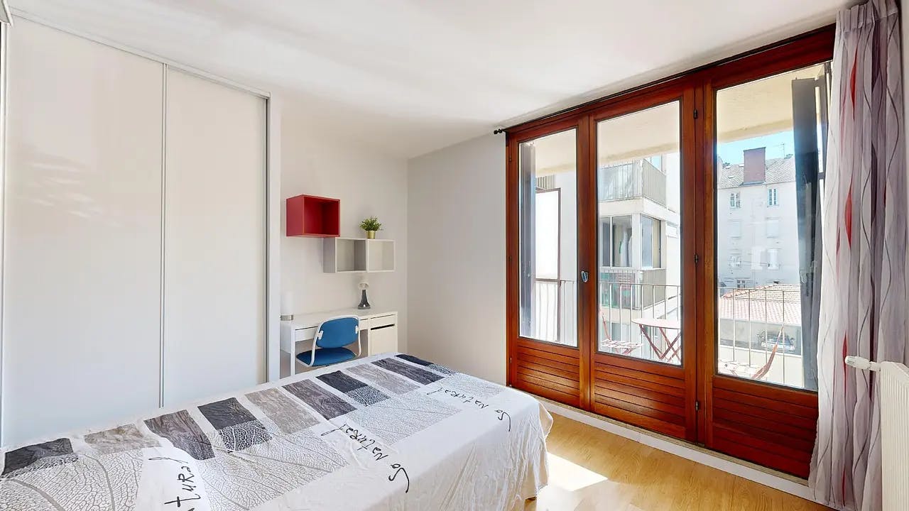 Отдельная комната сдается в аренду за 420 € в месяц в Morlaas, Rue Jeanne d'Albret