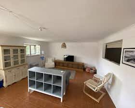 Appartement à louer pour 1 300 €/mois à Mafra, Rua das Berdoeiras