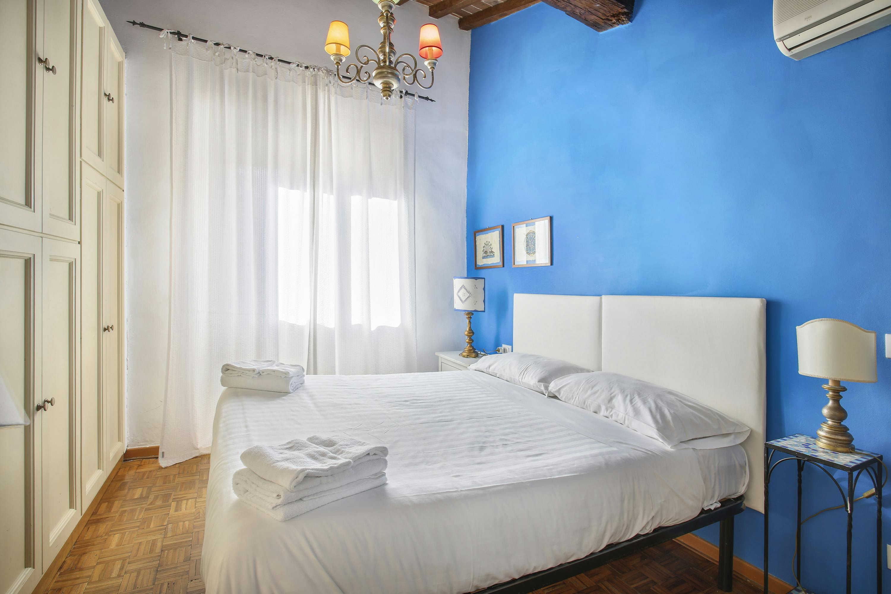 Apartment for rent for €2,600 per month in Florence, Via dei Vellutini