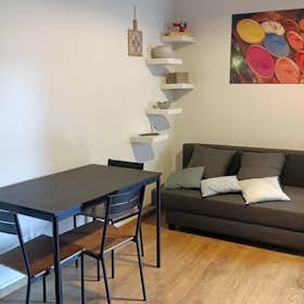 Appartement te huur voor € 2.600 per maand in Florence, Via Alessandro Allori