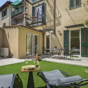 Apartment for rent for €2,600 per month in Florence, Via San Giovanni