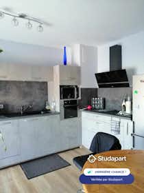 Apartment for rent for €580 per month in Limoges, Rue du Pont Saint-Martial