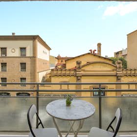Apartment for rent for €2,600 per month in Florence, Via Maso Finiguerra