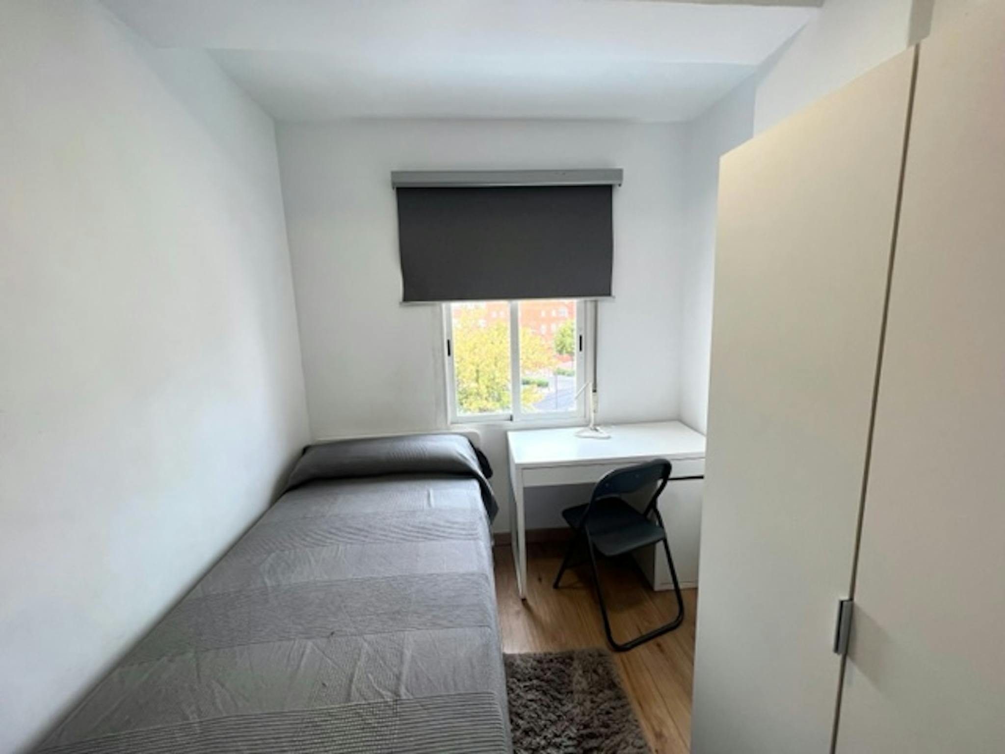 Calle León, Getafe preview