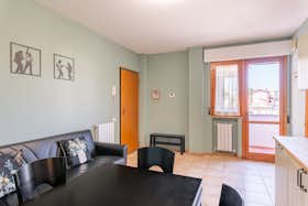 公寓 正在以 €2,000 的月租出租，其位于 Lucca, Viale San Concordio