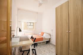 Privé kamer te huur voor € 425 per maand in Badalona, Carrer Sicília