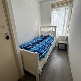 WG-Zimmer zu mieten für 650 € pro Monat in Spijkenisse, Frans Halsstraat