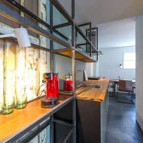 Studio for rent for €1,200 per month in Groningen, Nieuweweg