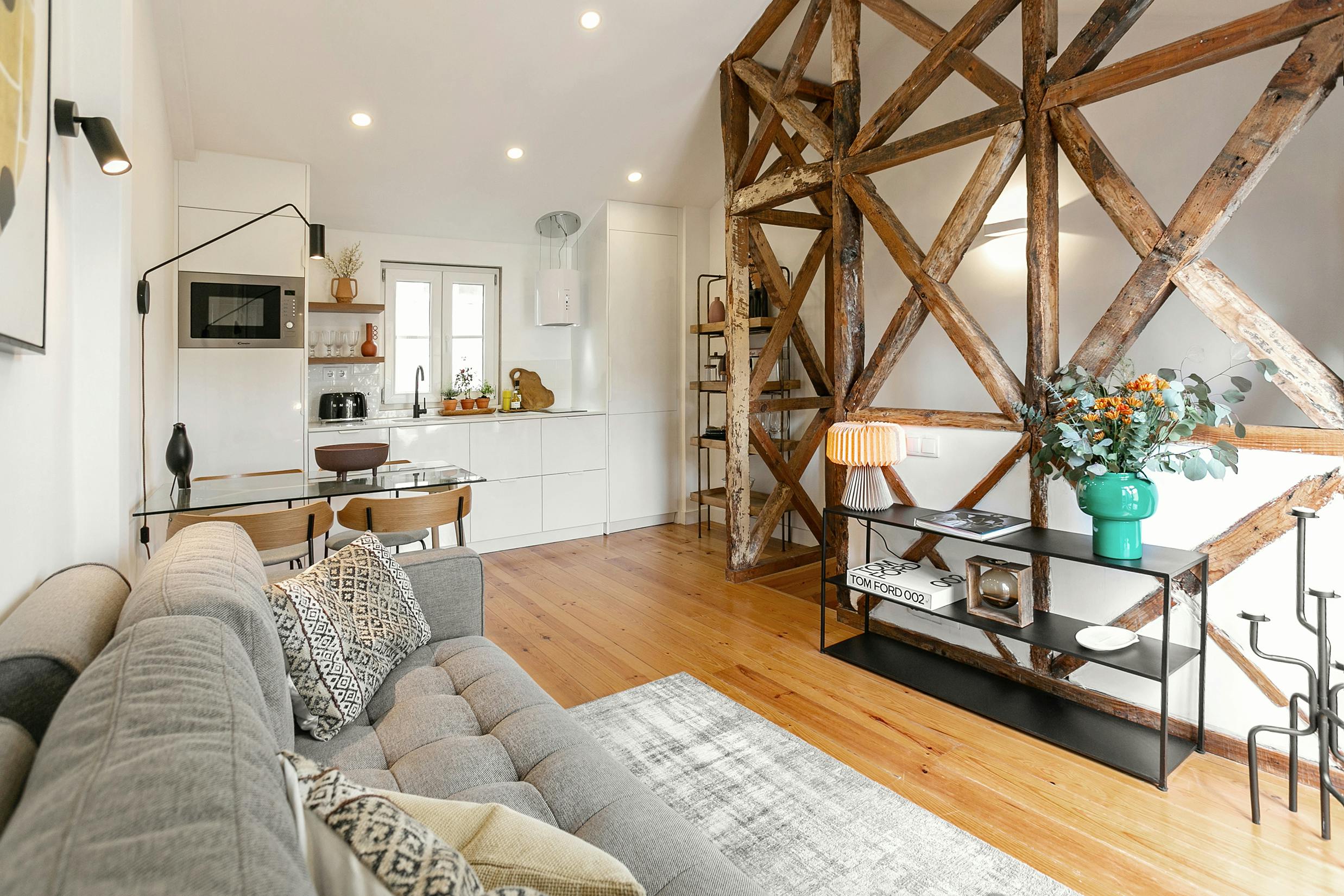 Apartment for rent for €2,099 per month in Lisbon, Rua do Vale