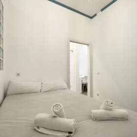Apartment for rent for €1,420 per month in Barcelona, Carrer de Valldonzella